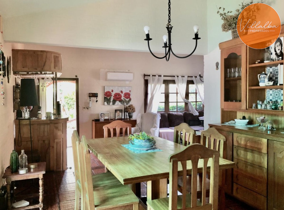 Casa ID.2463 - Vende casa en excelente estado, con 3 dormitorios más apto en Barrio Cantegril, Punta del Este 