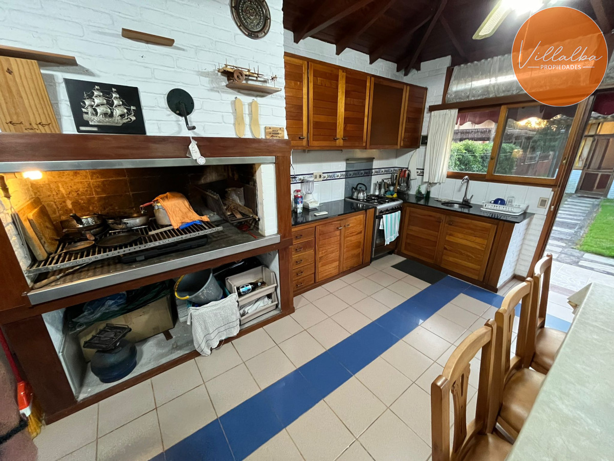 Apartamento ID.3213 - Vende casa de 3 dormitorios en Pinares, Punta del Este 