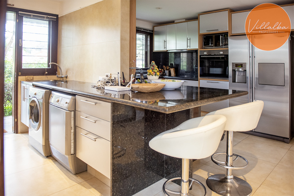 Apartamento ID.3629 - Elegante residencia en Venta en San Rafael proximo al mar