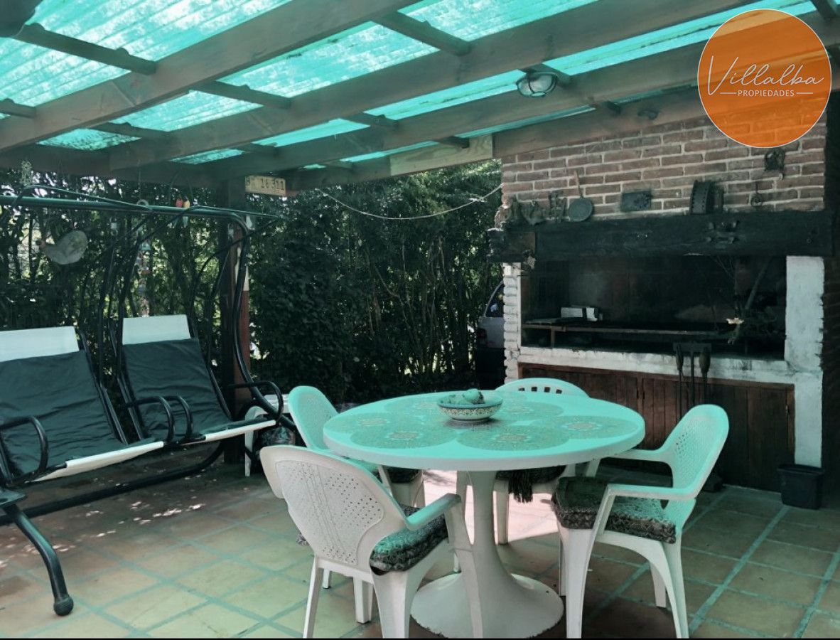 Casa ID.2463 - Vende casa en excelente estado, con 3 dormitorios más apto en Barrio Cantegril, Punta del Este 