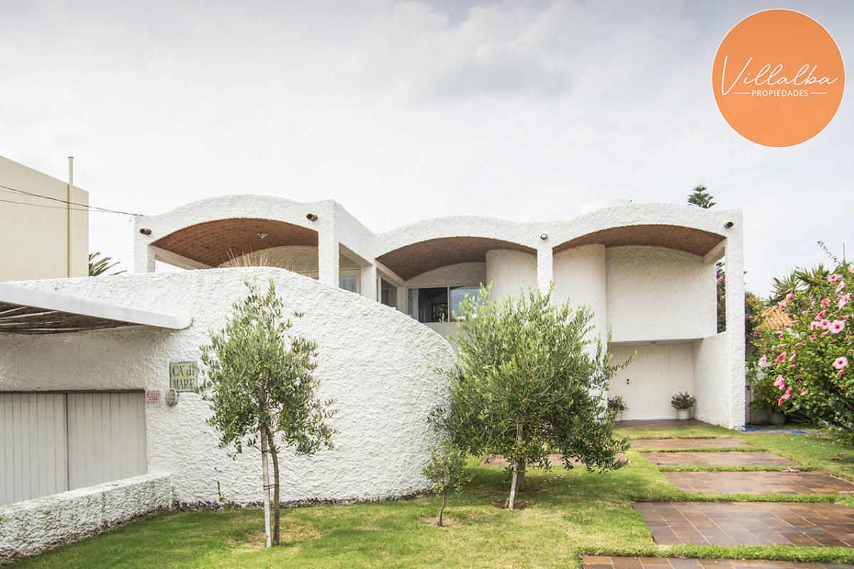 Casa ID.2673 - Hermosa casa en venta en zona de la península.