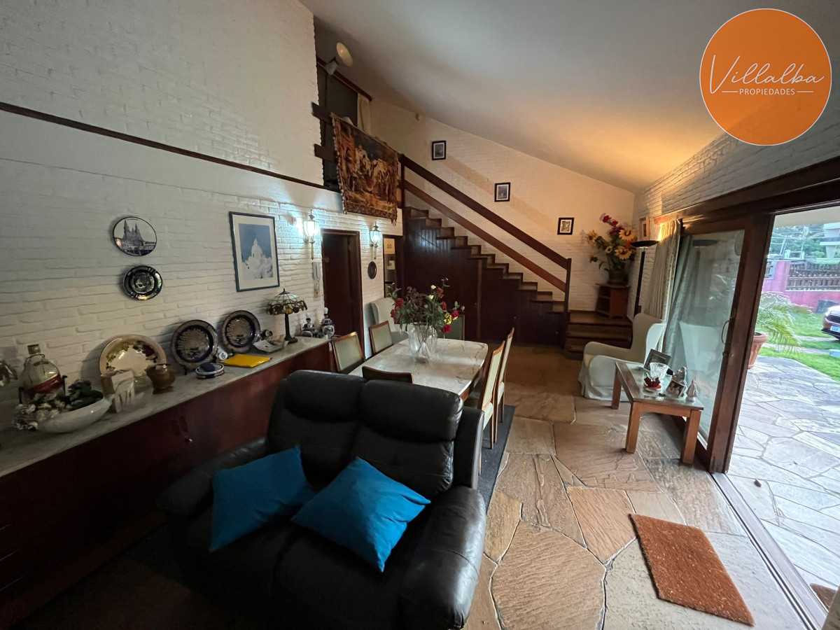 Apartamento ID.3213 - Vende casa de 3 dormitorios en Pinares, Punta del Este 