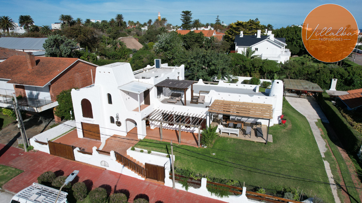 Casa ID.3324 - Chalet en venta con vista al mar en casco histórico de la Península. 