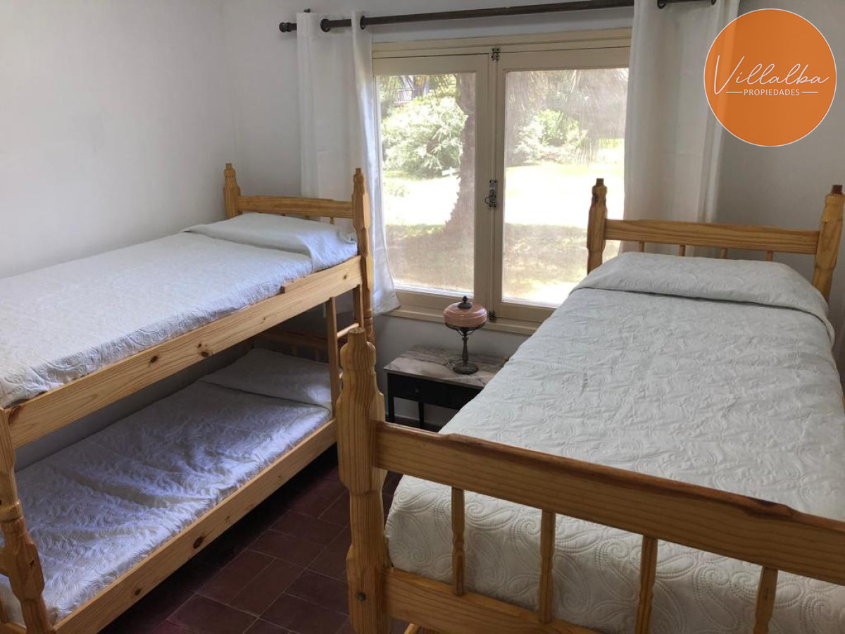 Apartamento ID.3432 - Vende casa de 3 dormitorios en Pinares, cerca del mar, Punta del Este