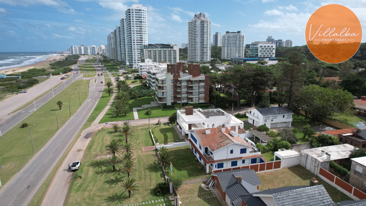Apartamento ID.3322 - Importante residencia frente al mar en venta.