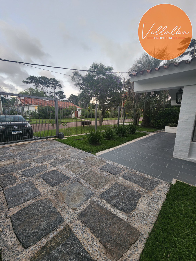 Apartamento ID.3413 - PLAYA MANSA , CASA DE 2 DORMITORIOS 