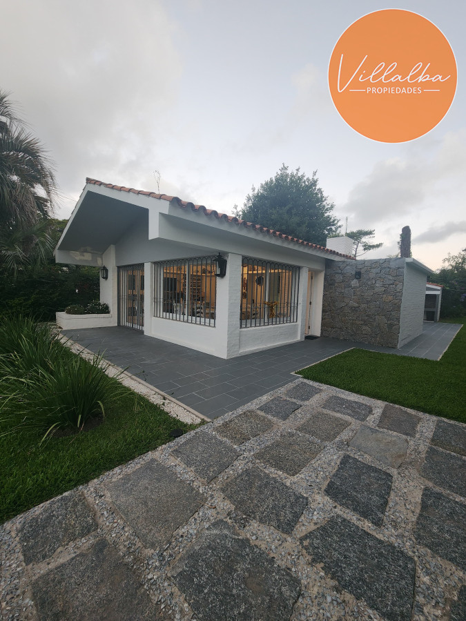 Apartamento ID.3413 - PLAYA MANSA , CASA DE 2 DORMITORIOS 
