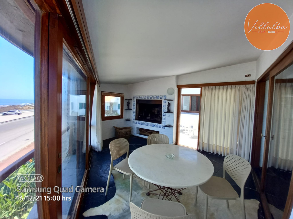 Casa ID.1689 - Vende casa en excelente estado, reciclada. De 6 dormitorios en Peninsula. Punta del Este 