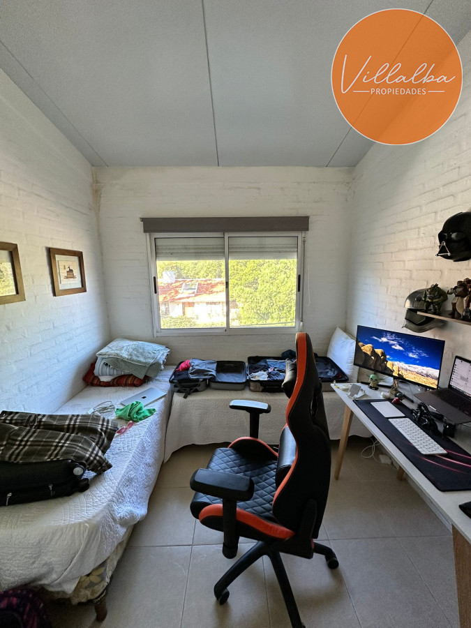 Casa ID.2173 - Vende casa en impecable estado. 3 dormitorios en Pinares, Punta del Este
