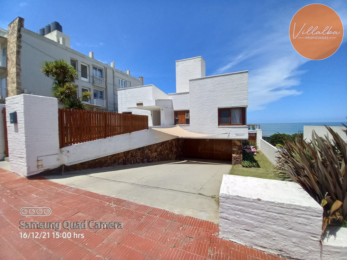 Casa ID.1689 - Vende casa en excelente estado, reciclada. De 6 dormitorios en Peninsula. Punta del Este 