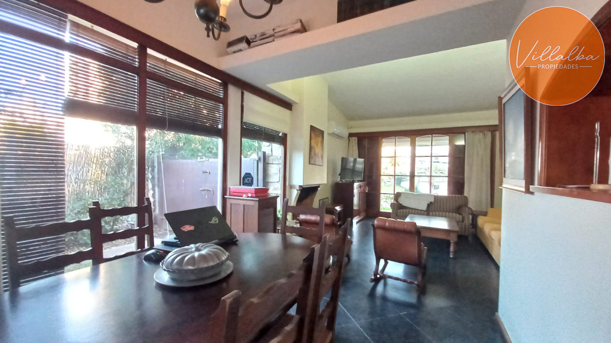 Casa ID.3319 - Vende casa de 3 dormitorios (incluye depp), en Parada 4 de Playa Mansa, Punta del Este 