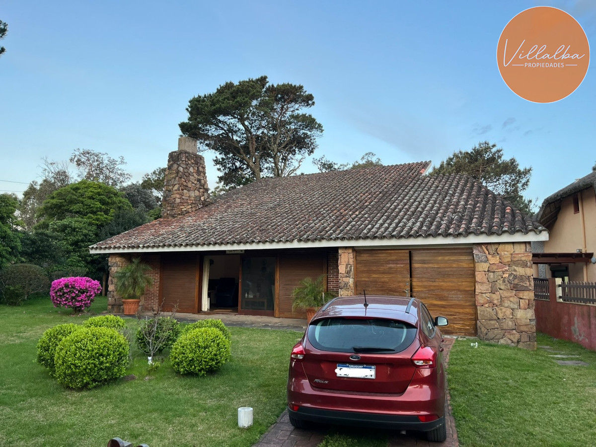 Apartamento ID.3213 - Vende casa de 3 dormitorios en Pinares, Punta del Este 
