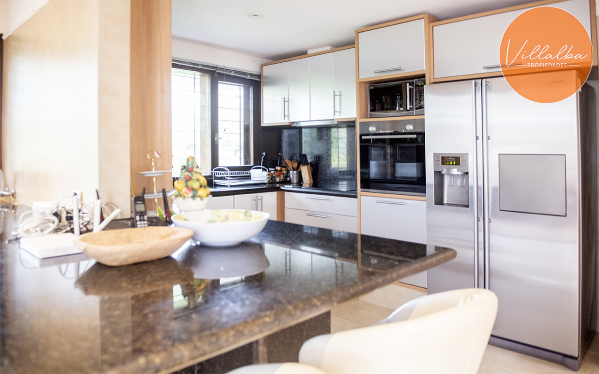 Apartamento ID.3629 - Elegante residencia en Venta en San Rafael proximo al mar