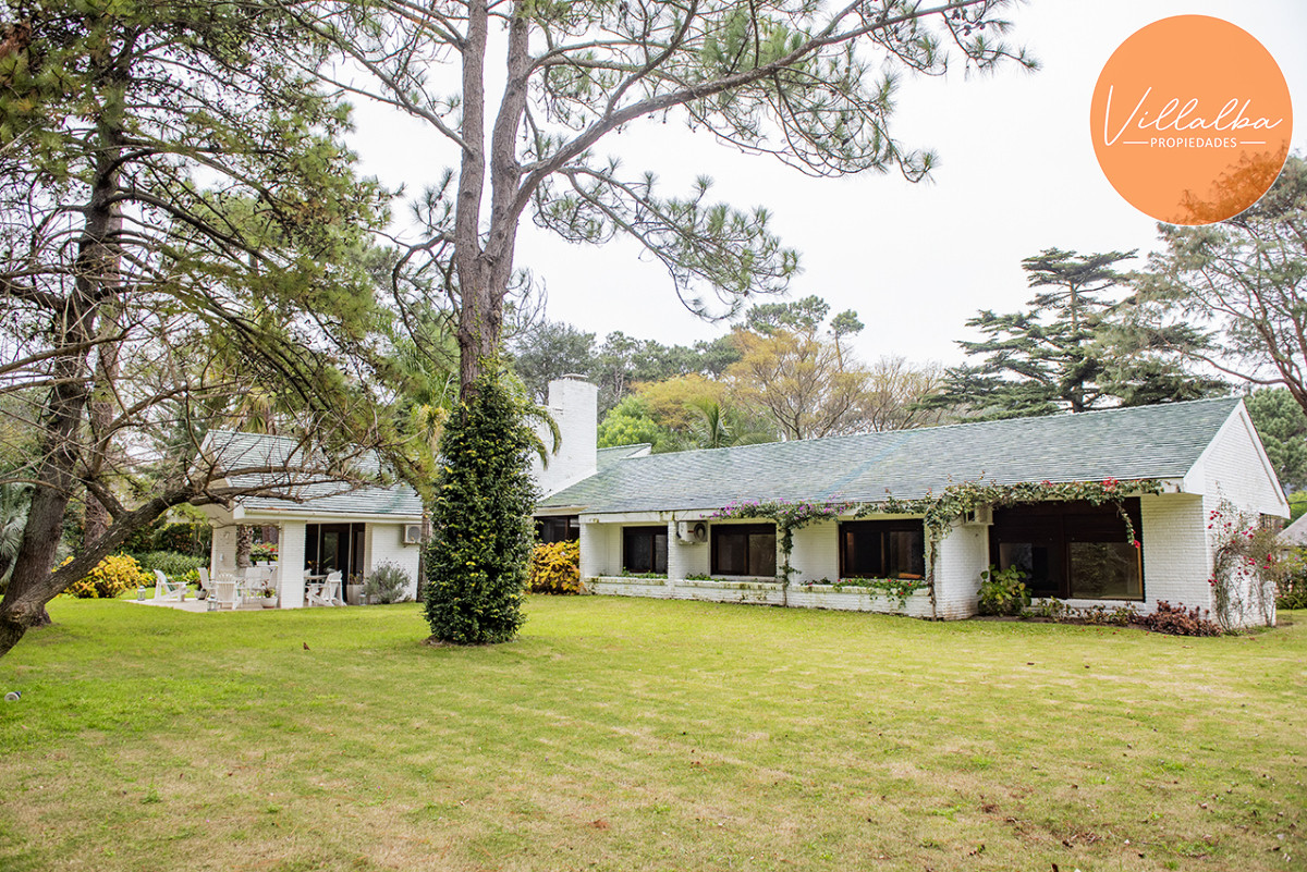 Apartamento ID.3629 - Elegante residencia en Venta en San Rafael proximo al mar