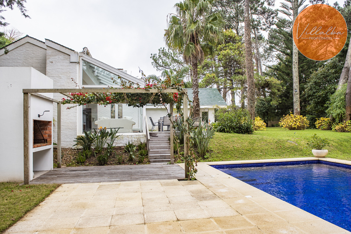 Apartamento ID.3629 - Elegante residencia en Venta en San Rafael proximo al mar