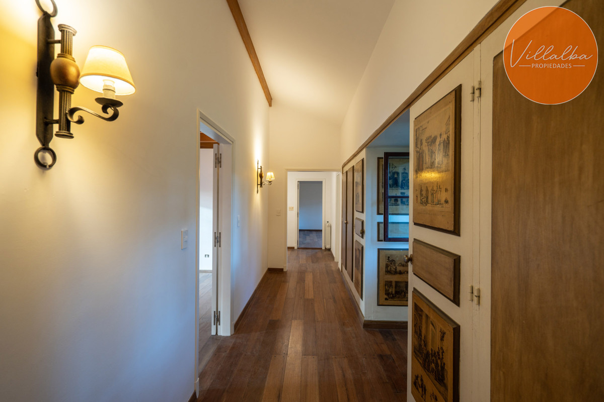 Apartamento ID.3251 - En venta casa de 4 dormitorios, con agradable entorno en Golf, Punta del Este.