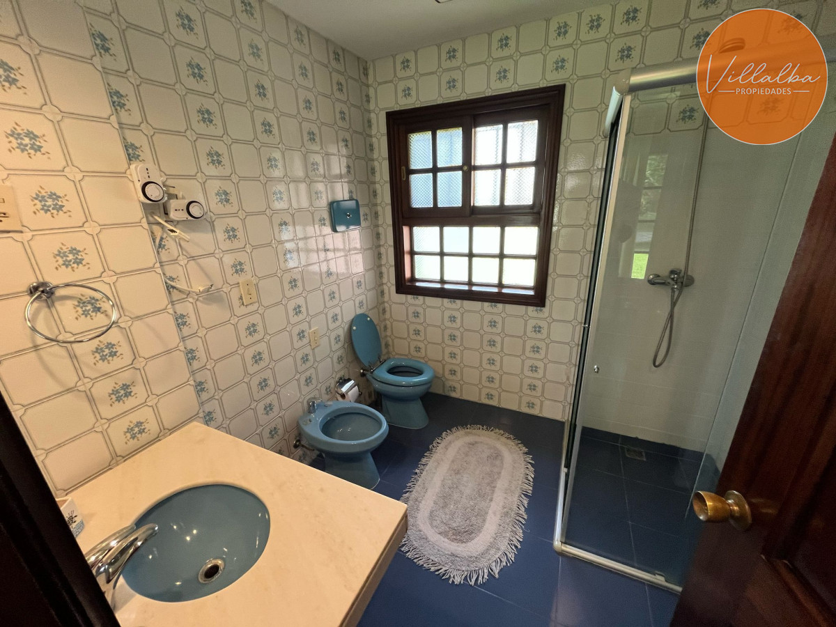 Casa ID.3323 - Hermosa mansión en Golf de 6 dormitorios , Punta del Este