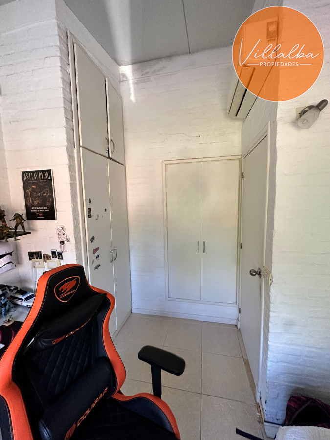 Casa ID.2173 - Vende casa en impecable estado. 3 dormitorios en Pinares, Punta del Este