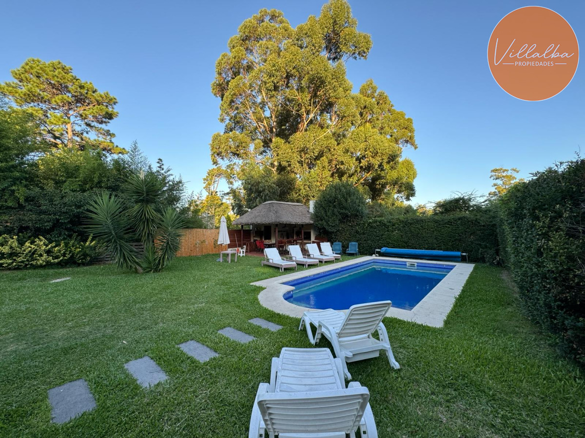 Apartamento ID.3034 - Vende casa de 3 dormitorios en Pinares, Punta del Este 