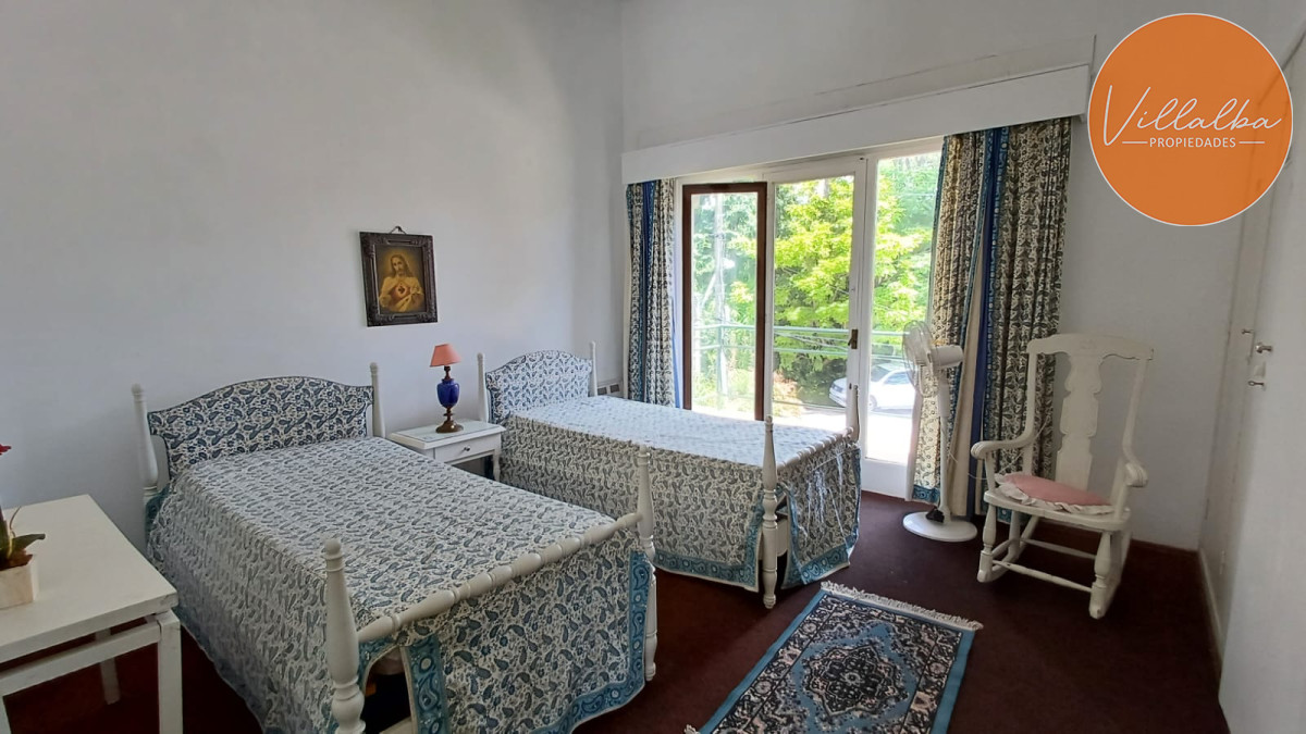 Casa ID.2803 - Vende Casa en Zona comercial en Lugano - Punta del Este