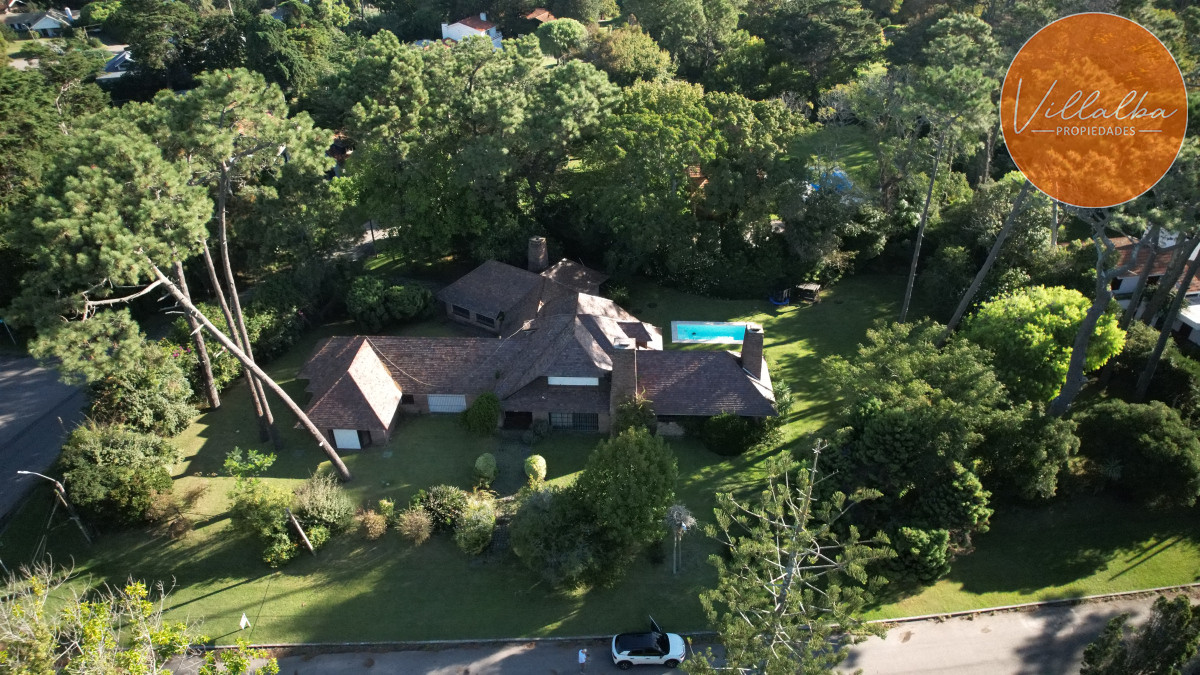 Casa ID.3323 - Hermosa mansión en Golf de 6 dormitorios , Punta del Este