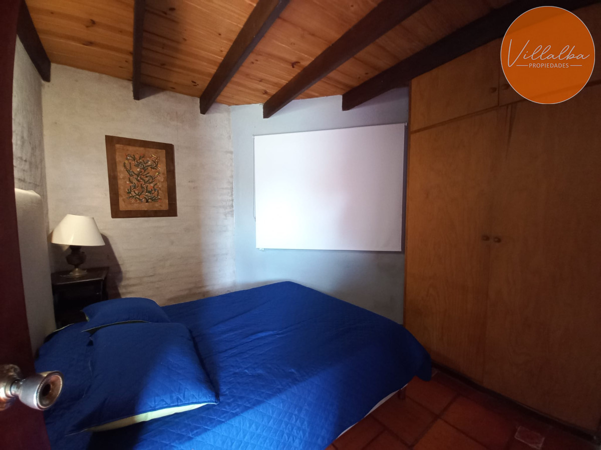 Apartamento ID.2047 - Vende casa de 3 dormitorios totalmente reformada. Con piscina climatizada. Cerca de colegios, Punta del Este 