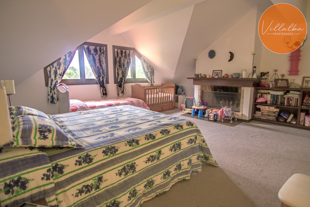 Apartamento ID.2762 - Espectacular chalet de gran tamaño, zona del Golf.