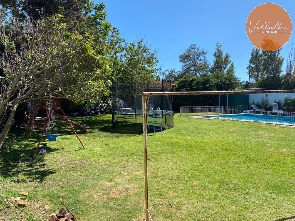 Apartamento ID.3432 - Vende casa de 3 dormitorios en Pinares, cerca del mar, Punta del Este