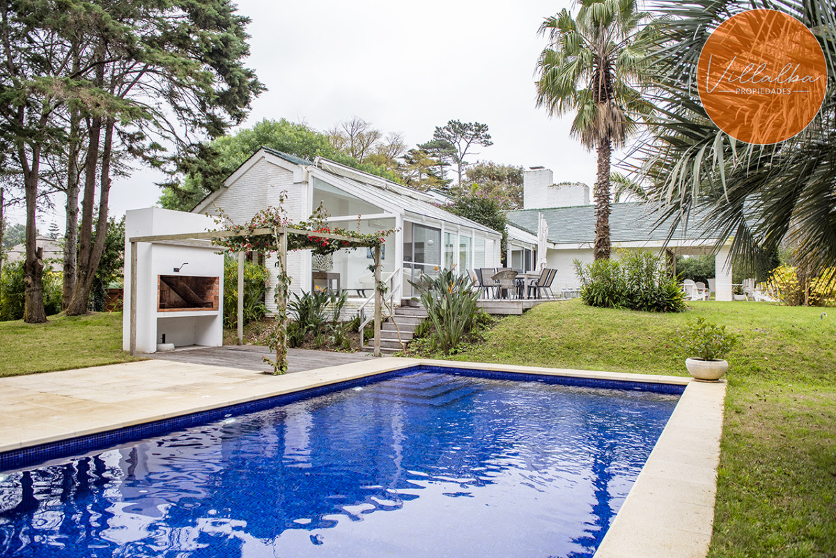 Apartamento ID.3629 - Elegante residencia en Venta en San Rafael proximo al mar