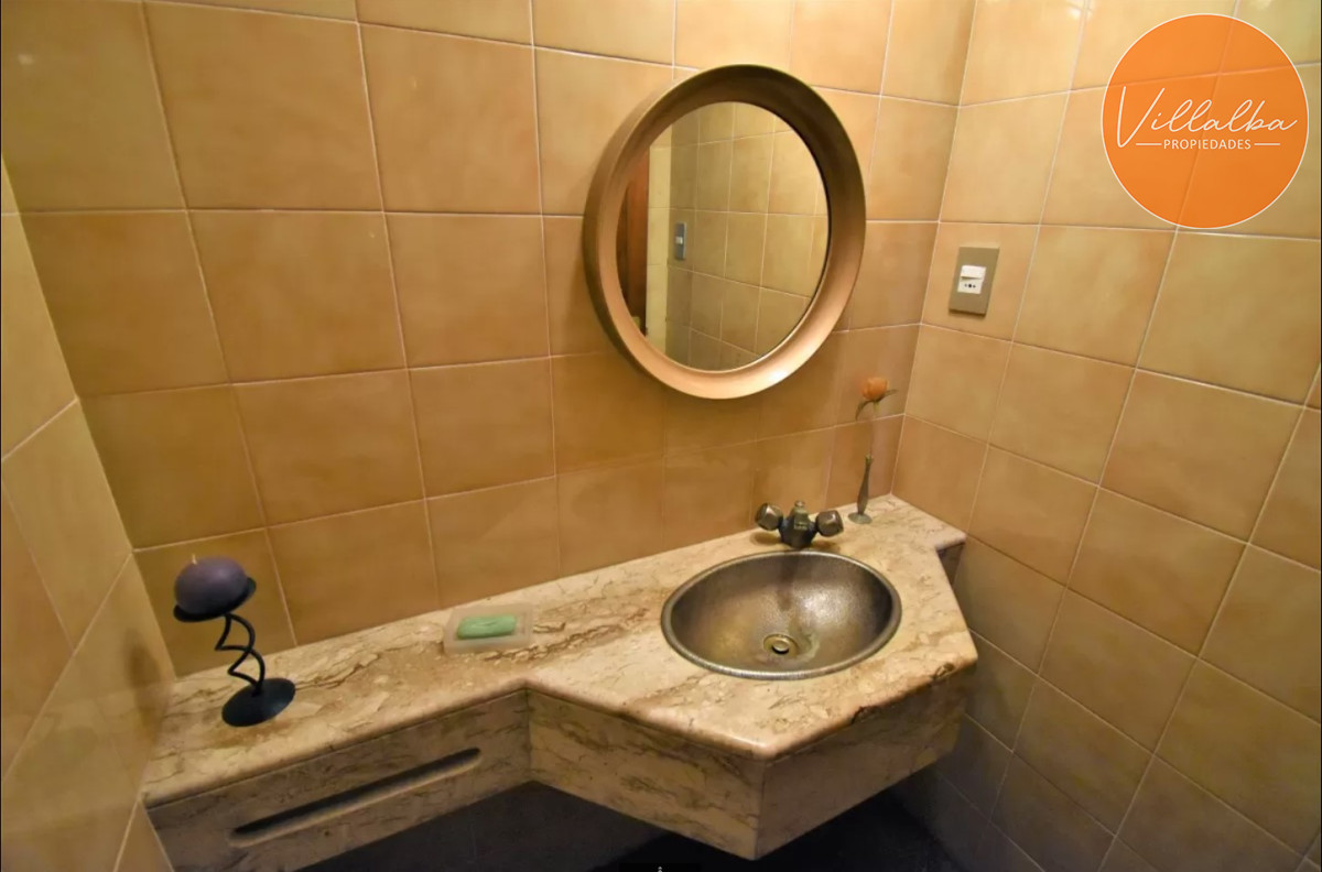 Apartamento ID.2762 - Espectacular chalet de gran tamaño, zona del Golf.
