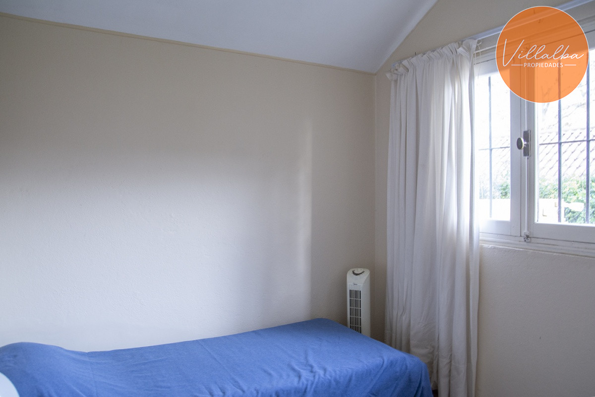 Apartamento ID.3594 - Casa a la venta en playa mansa Punta Del Este, gran tamaño ubicada en zona privilegiada.