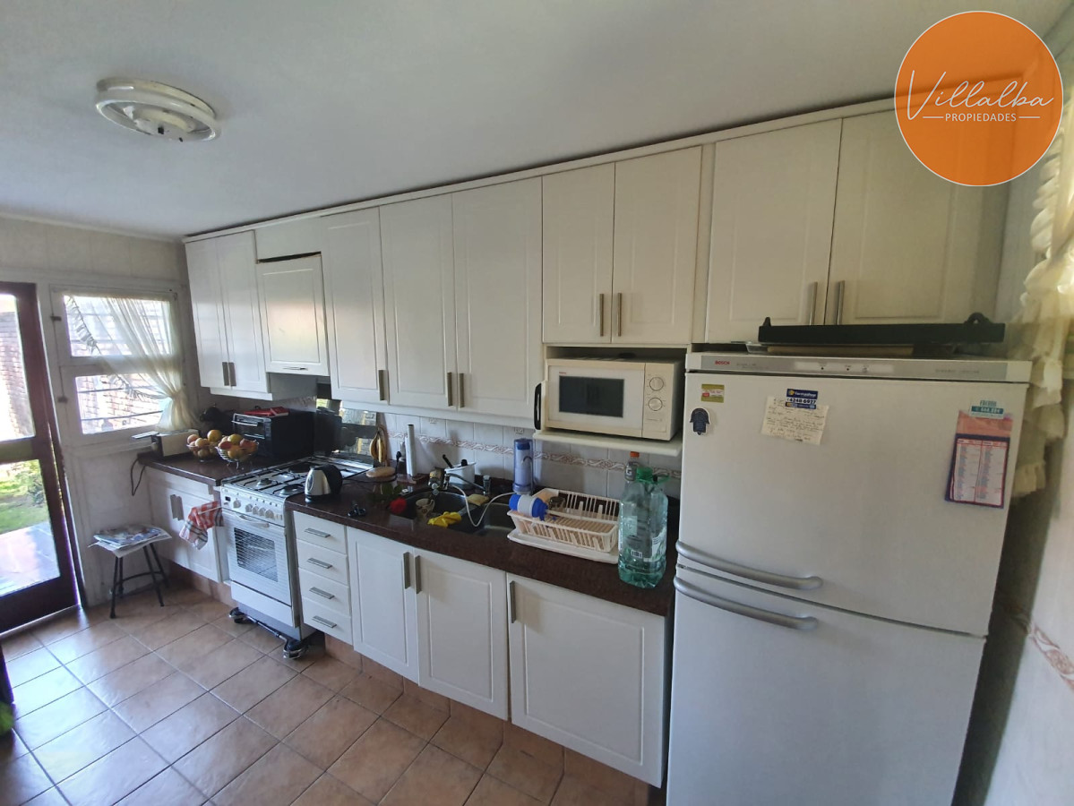 Casa ID.2044 - Hermosa casa en venta a pocos metros del mar.
