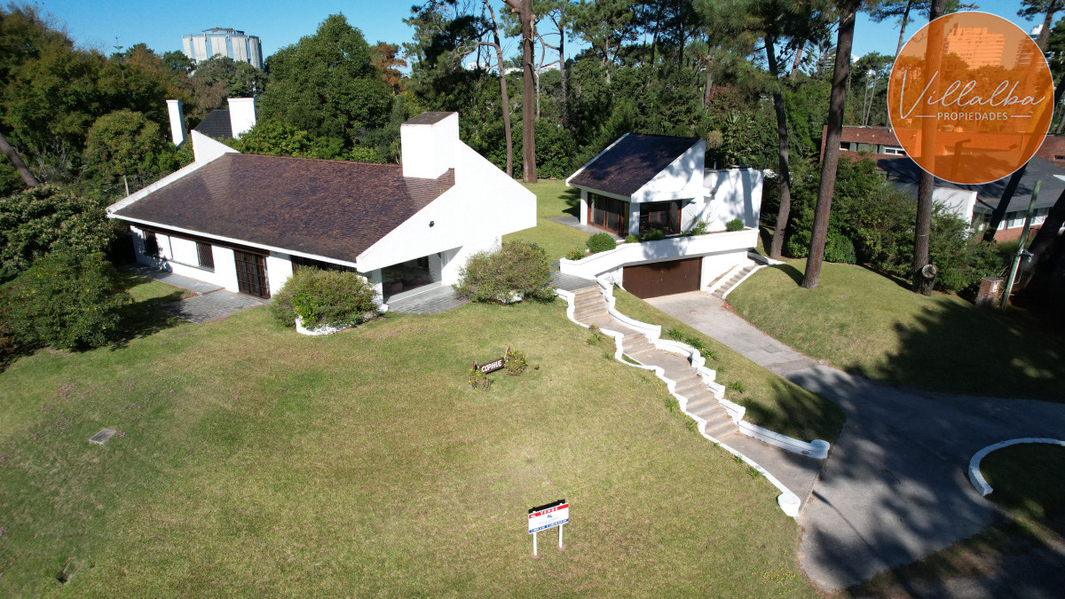 Casa ID.3472 - Casa en venta en Lugano, Punta del este, 3 dormitorios y dependencia
