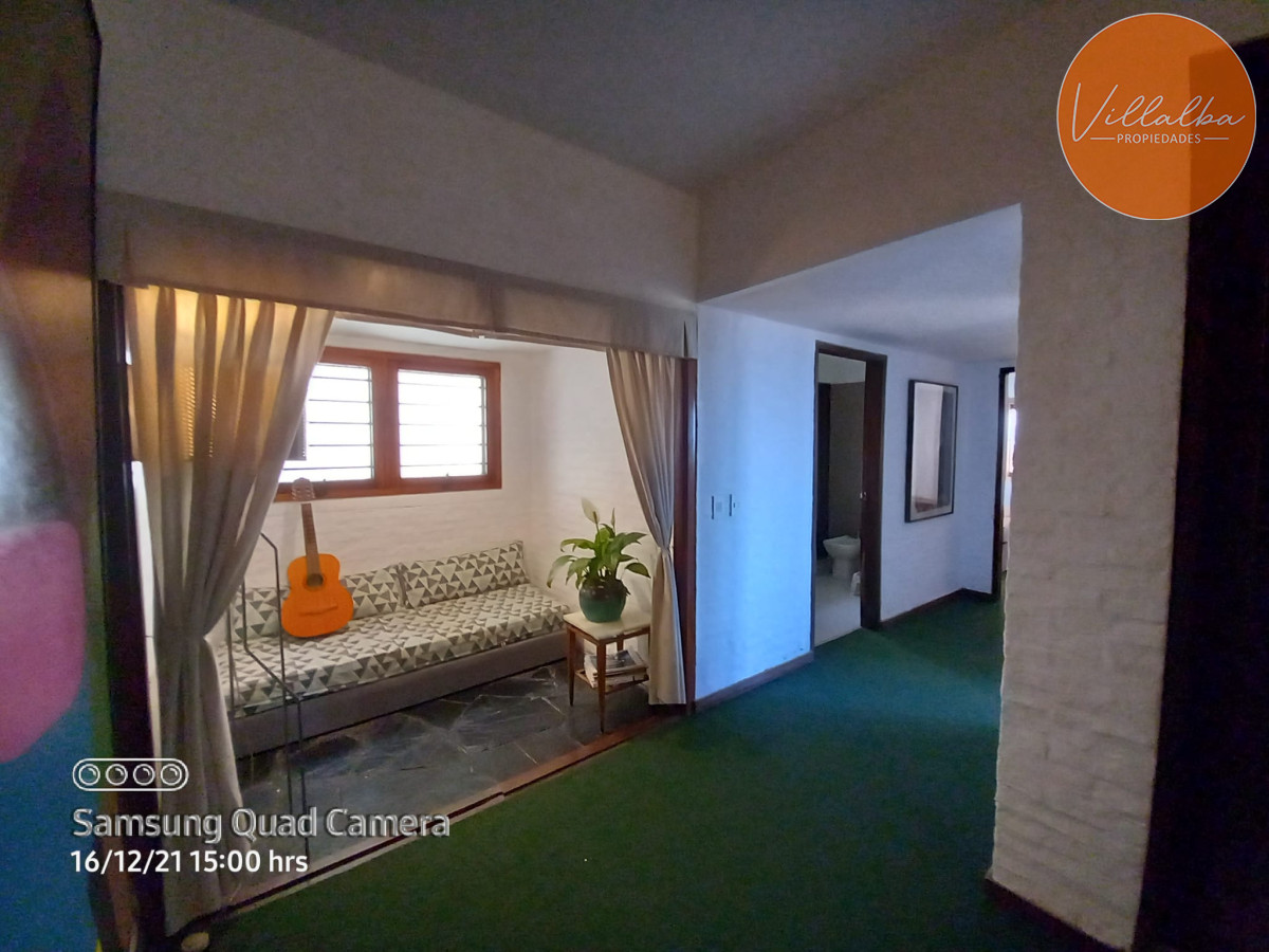 Casa ID.1689 - Vende casa en excelente estado, reciclada. De 6 dormitorios en Peninsula. Punta del Este 