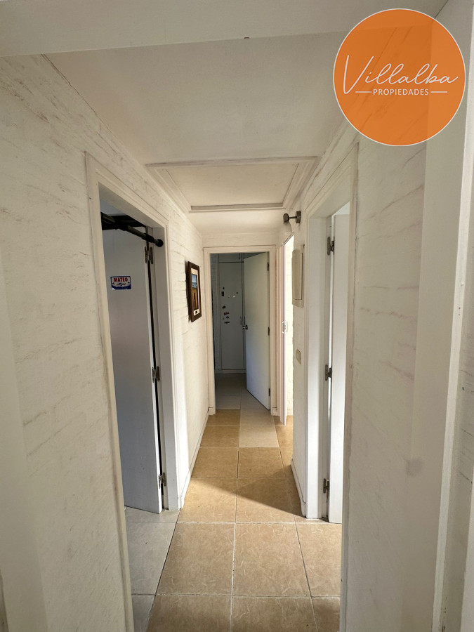 Casa ID.2173 - Vende casa en impecable estado. 3 dormitorios en Pinares, Punta del Este