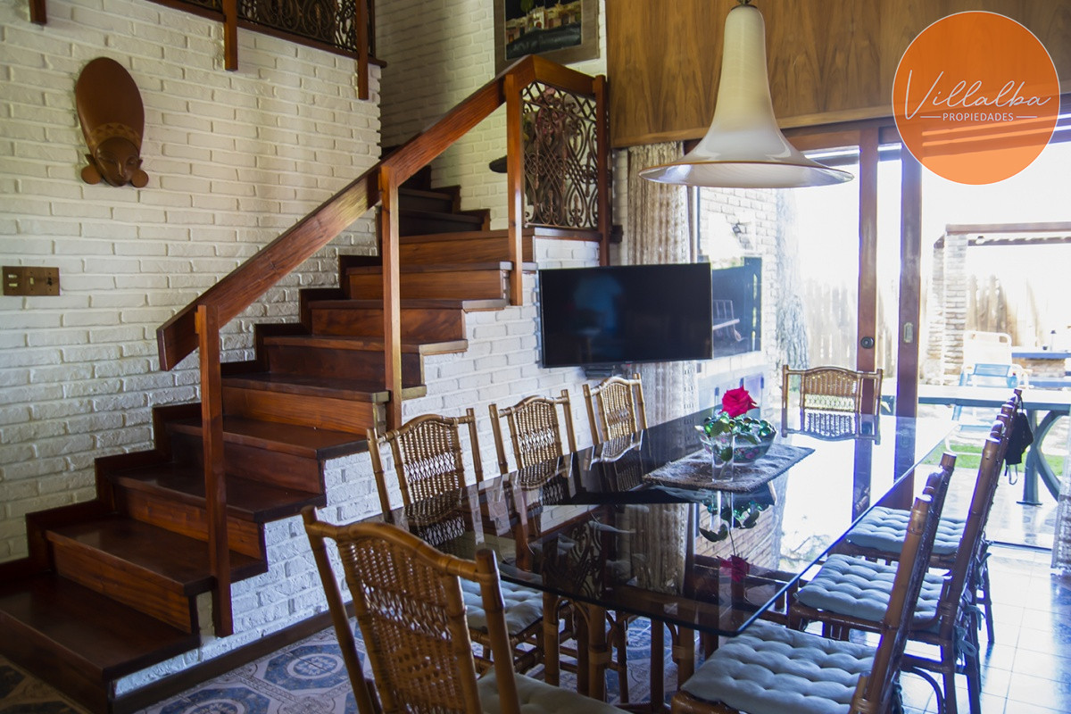 Casa ID.2044 - Hermosa casa en venta a pocos metros del mar.