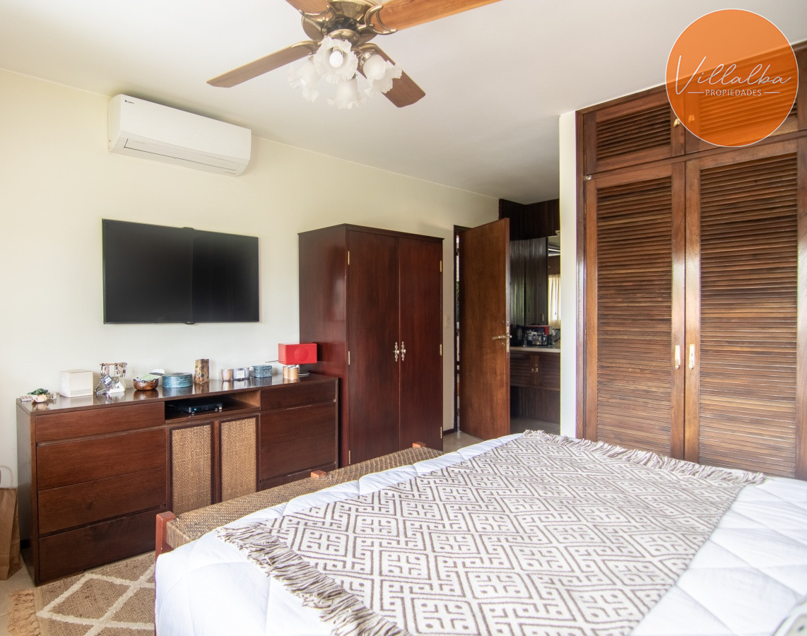 Apartamento ID.2929 - Casa de gran tamaño ubicada en zona de paz y tranquilidad.