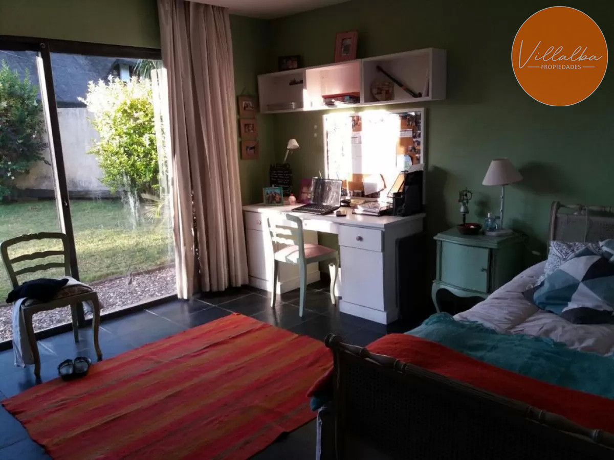 Apartamento ID.2245 - Casa de 4 dormitorios en venta en - Punta del Este