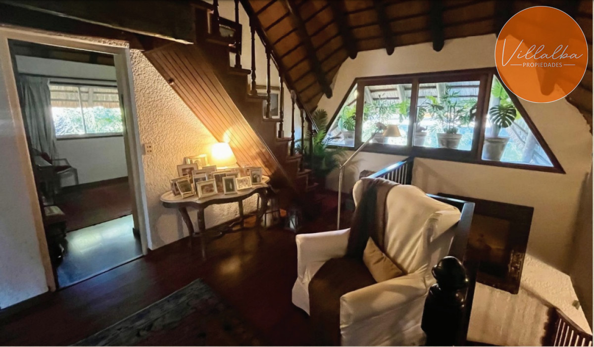 Apartamento ID.3313 - Venta de casa de 3 dormitorios + casa de huespedes mansa