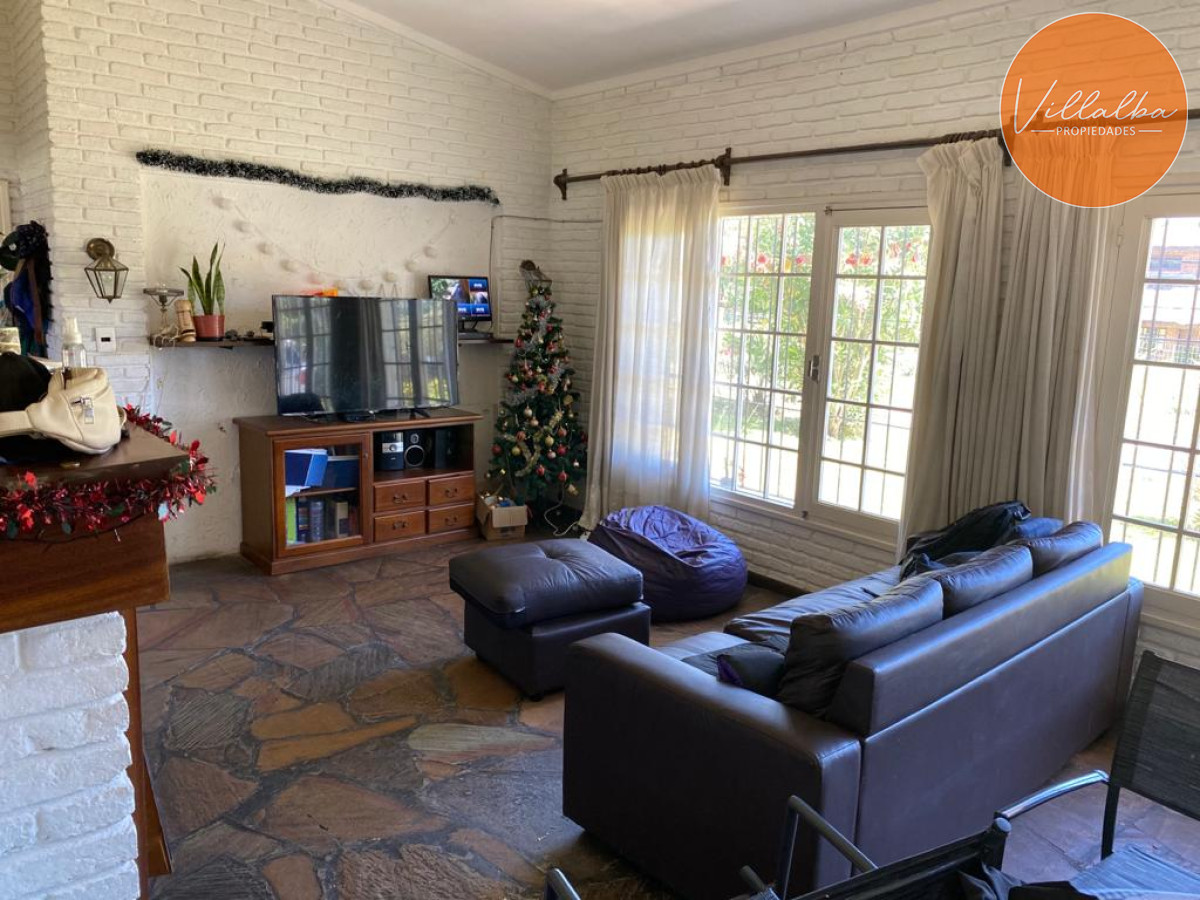 Apartamento ID.3432 - Vende casa de 3 dormitorios en Pinares, cerca del mar, Punta del Este