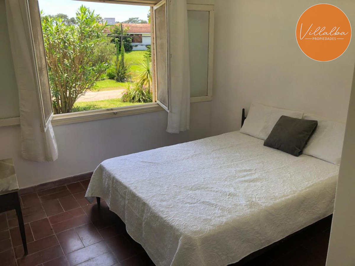 Apartamento ID.3432 - Vende casa de 3 dormitorios en Pinares, cerca del mar, Punta del Este