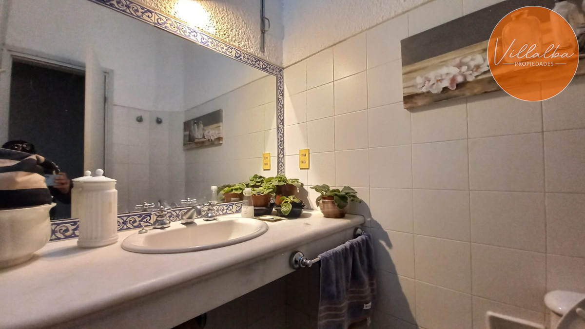 Casa ID.3319 - Vende casa de 3 dormitorios (incluye depp), en Parada 4 de Playa Mansa, Punta del Este 