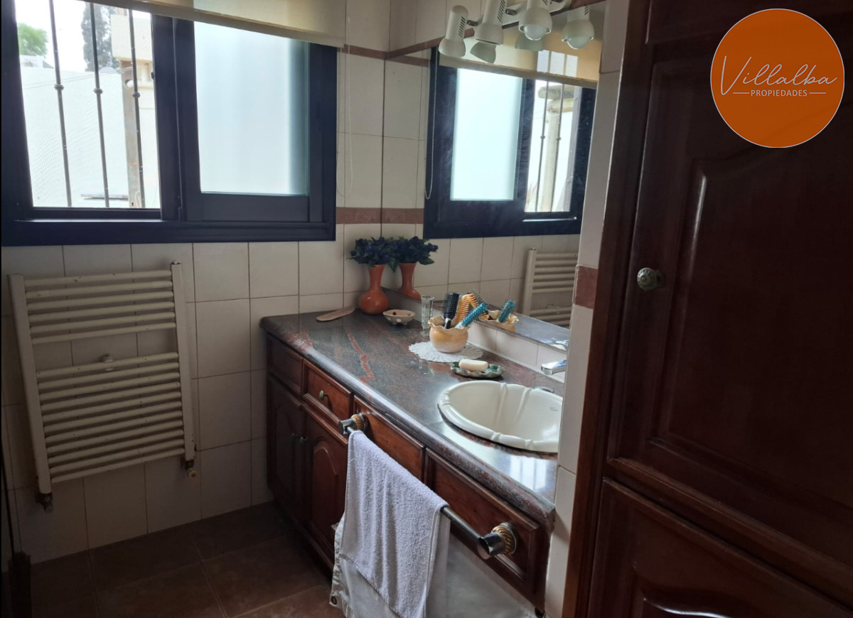Apartamento ID.3500 - Casa de 3 dormitorios en Barrio Cantegril