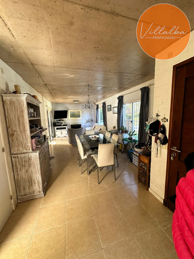 Casa ID.2173 - Vende casa en impecable estado. 3 dormitorios en Pinares, Punta del Este