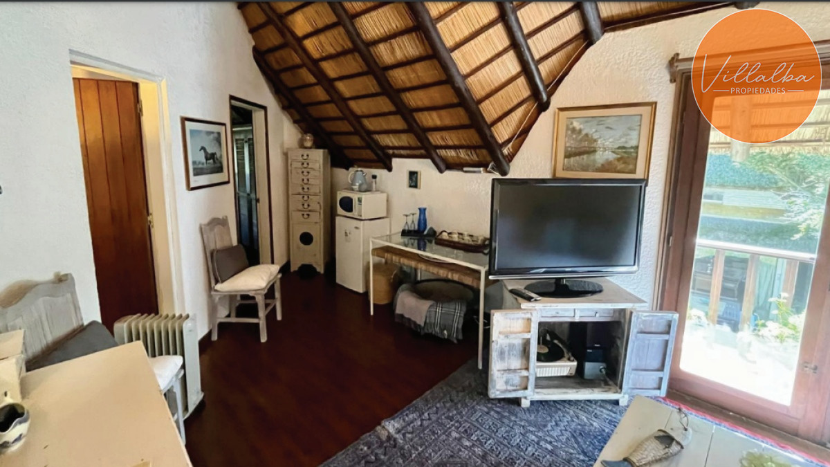 Apartamento ID.3313 - Venta de casa de 3 dormitorios + casa de huespedes mansa