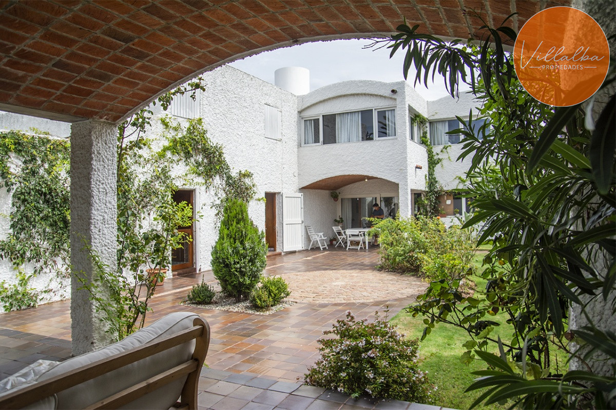 Casa ID.2673 - Hermosa casa en venta en zona de la península.