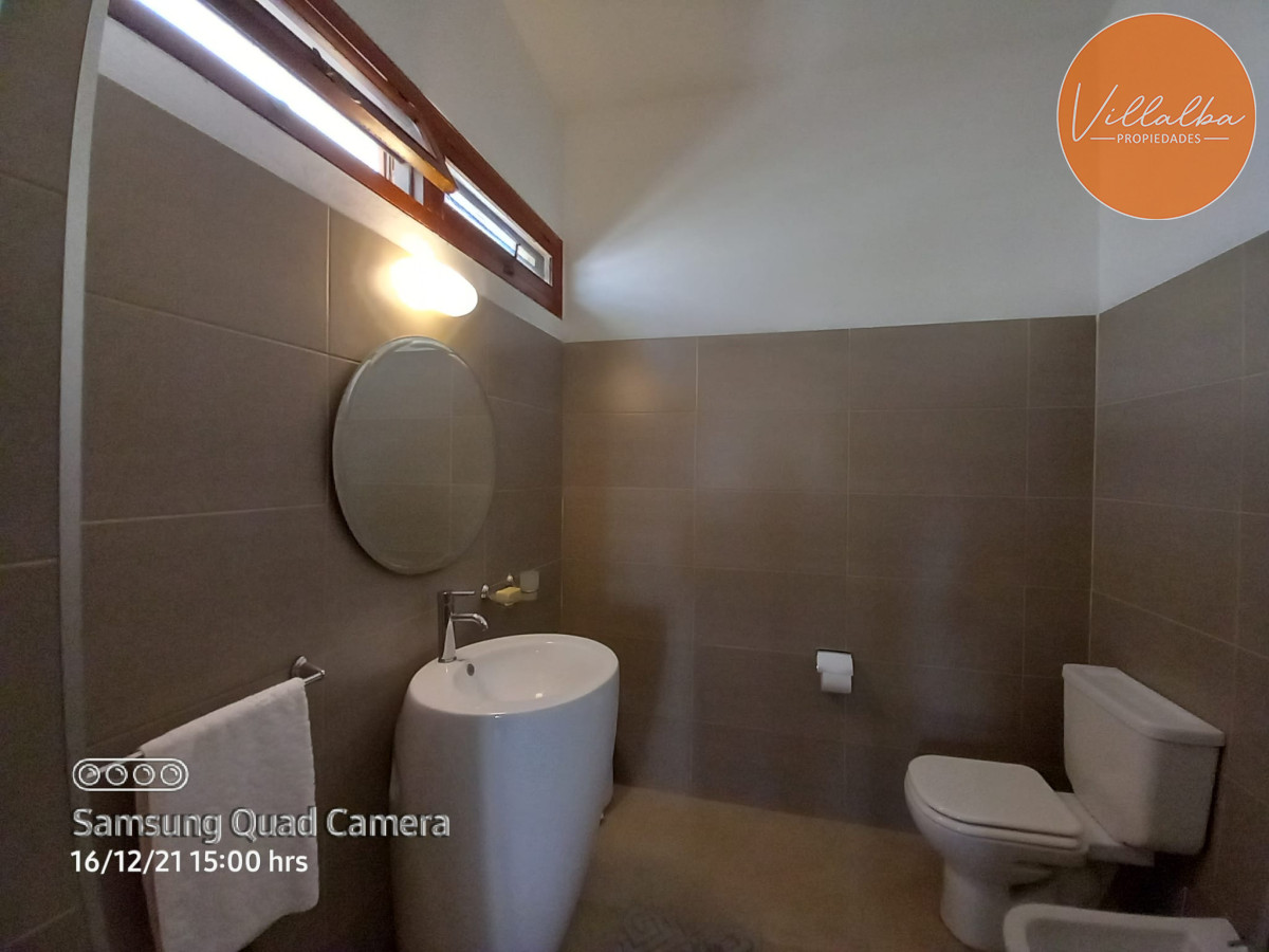 Casa ID.1689 - Vende casa en excelente estado, reciclada. De 6 dormitorios en Peninsula. Punta del Este 