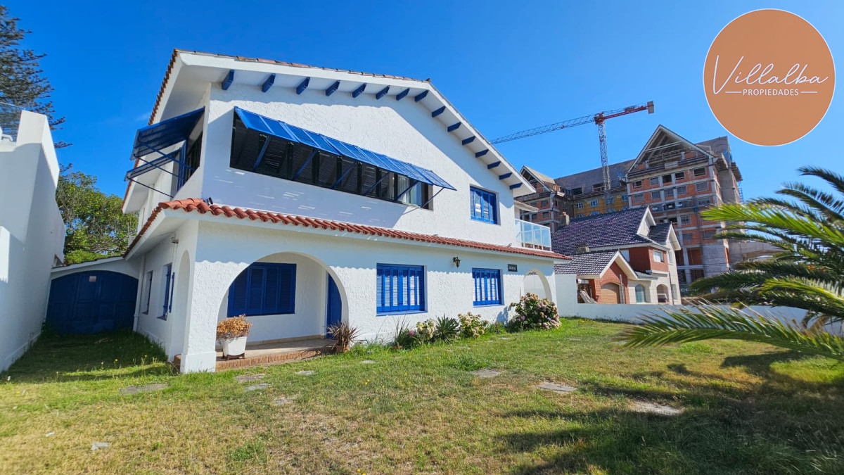 Apartamento ID.3322 - Importante residencia frente al mar en venta.
