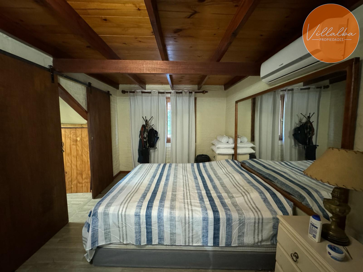 Apartamento ID.3034 - Vende casa de 3 dormitorios en Pinares, Punta del Este 