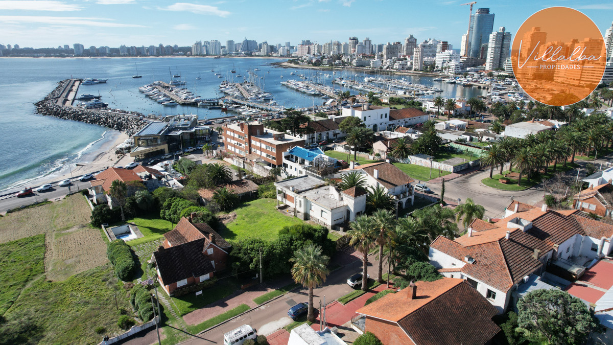Casa ID.3324 - Chalet en venta con vista al mar en casco histórico de la Península. 